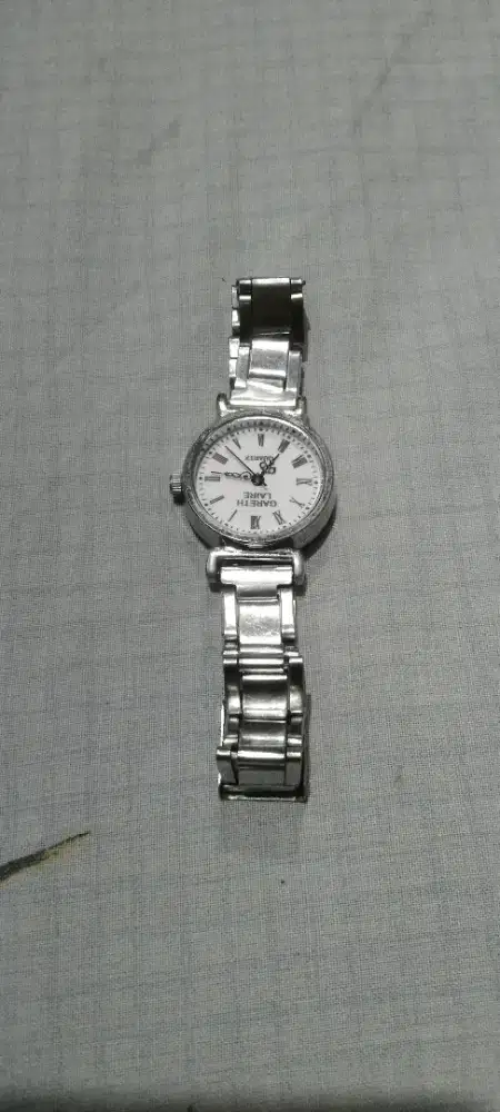 Jam tangan wanita