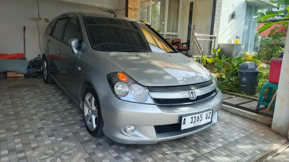 Honda Stream 2.0 - Matic
