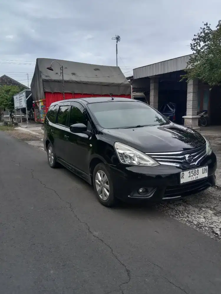 Bismillah, jual Grand Livina th 2013 MT