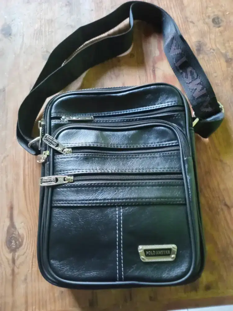 Tas Kulit Pria warna hitam