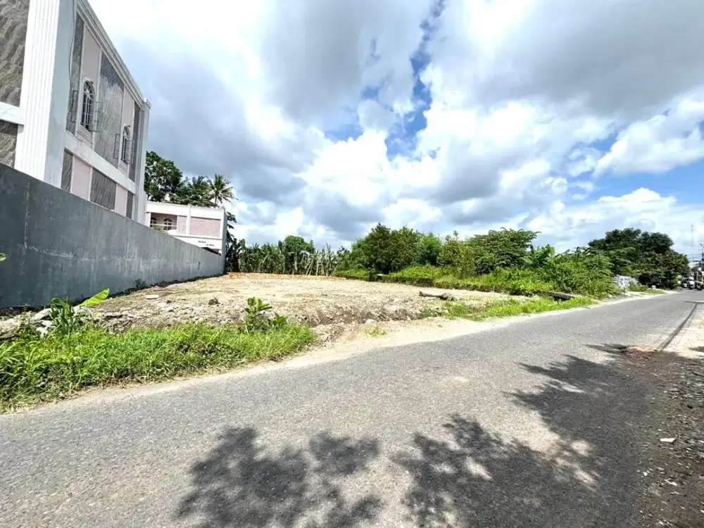 Timur Stadion Maguwoharjo Sleman, Tepi Jalan Siap Bangun