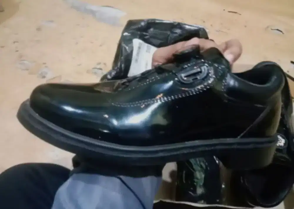 Sepatu Pdh Kilap