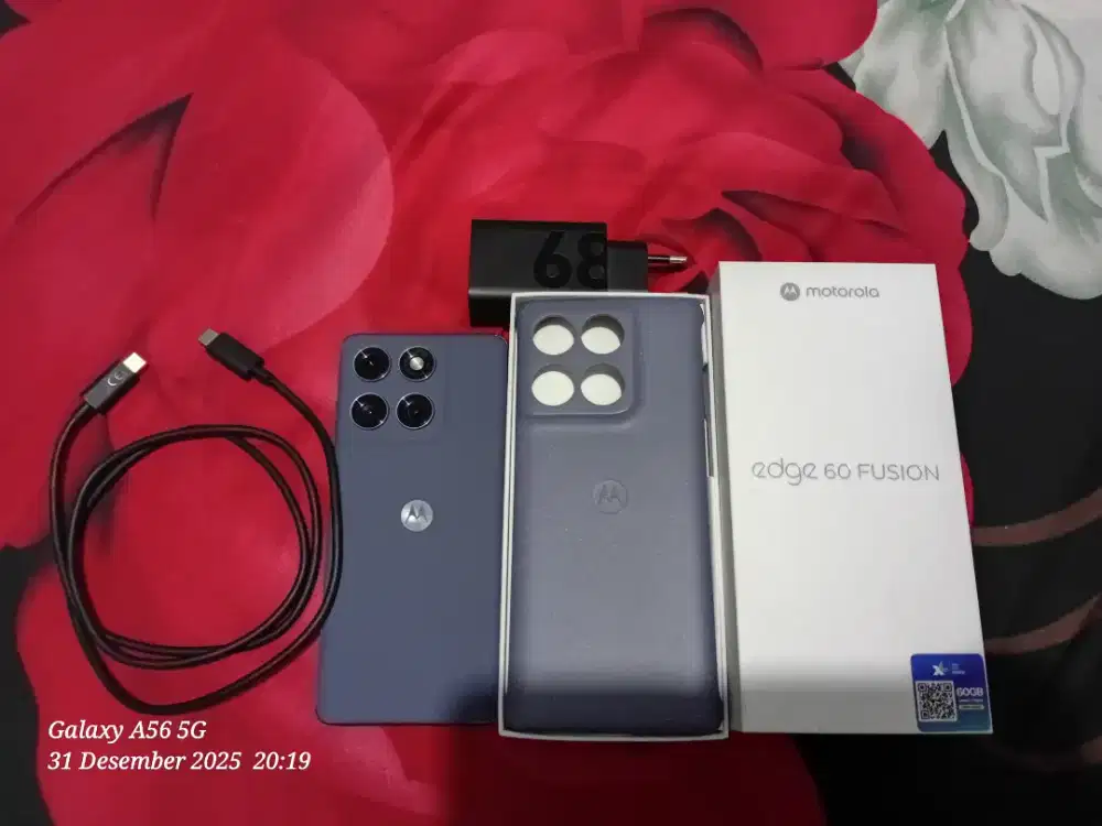 Motorola Edge 60 Fusion 12/256 GB Colour Pantone