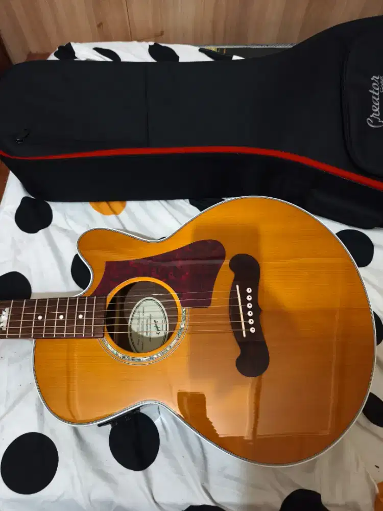 Gitar akustik Epiphone J200 Studio Parlor second baru sebulan