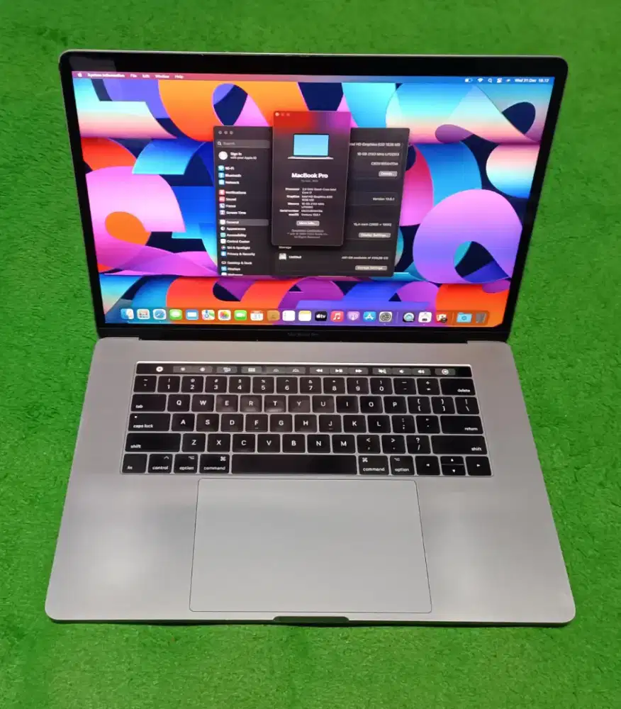 MacBook Pro 2017 15inch i7 16/512 Grey Touchbar Dual VGA Murah
