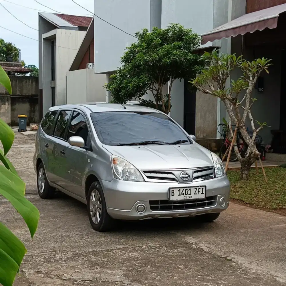 Low KM Grand Livina SV 2013 Matic