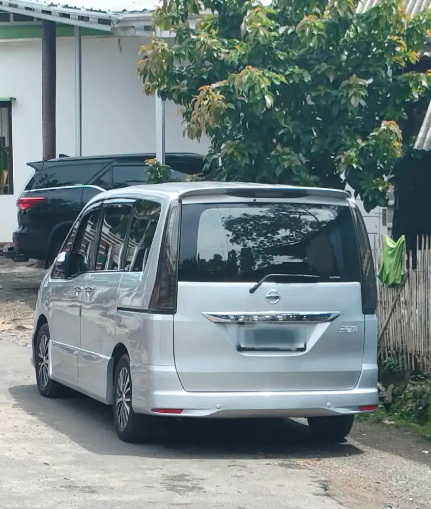 Mobil nyaman,mbil masih kinclong