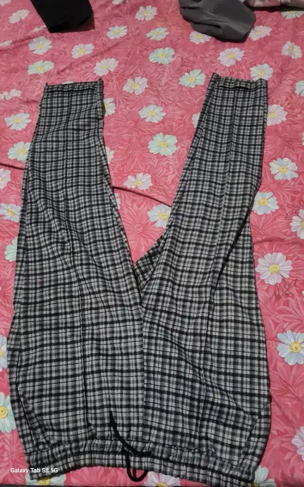 Celana Kotak Kotak Wanita