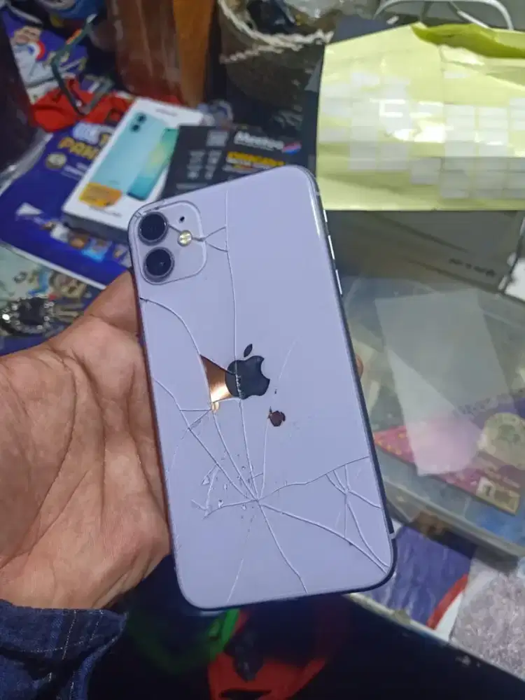 IPhone 11 Minus/matot Ram 128