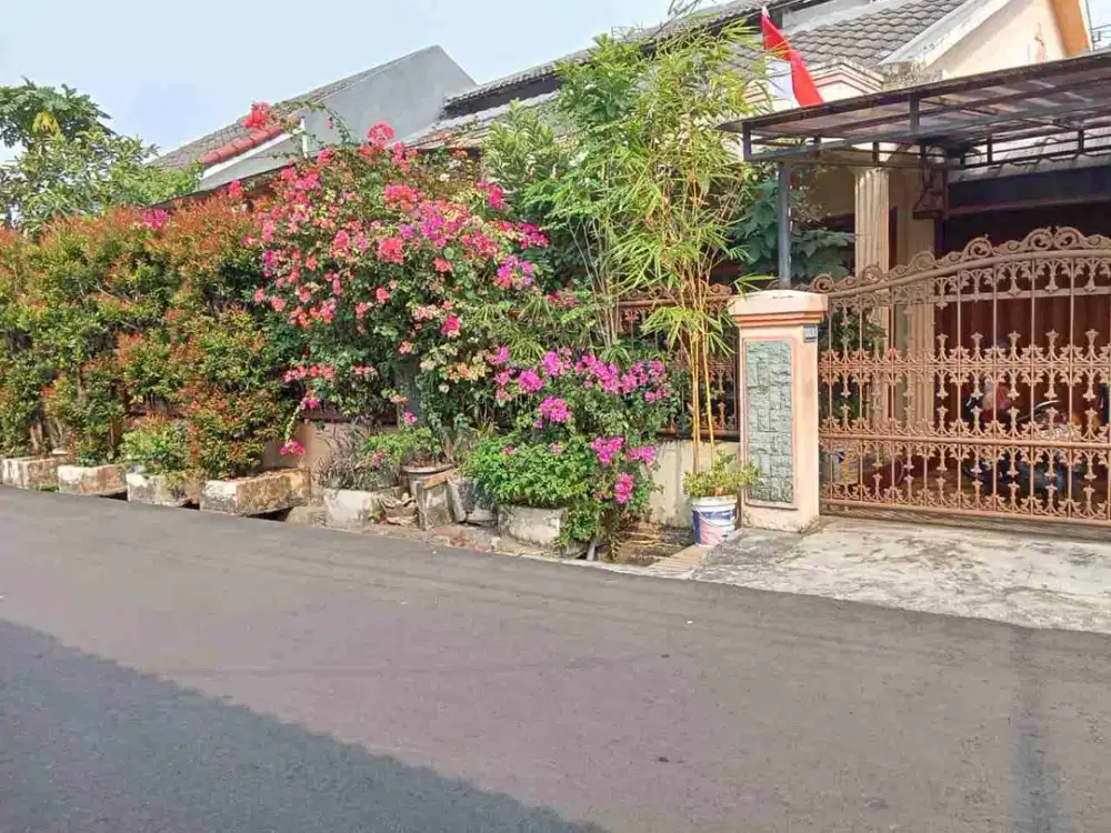 Rumah Megah Huk Komplek Pondok Kopi