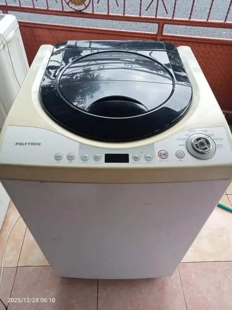 Mesin cuci Polytron