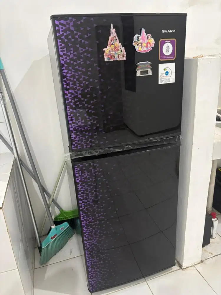 Kulkas Sharp 2 pintu - 205 L