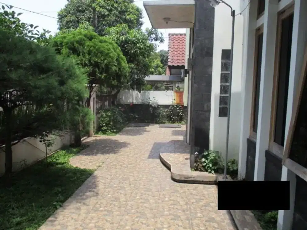 Rumah Hoek Siap Huni di Batununggal Indah