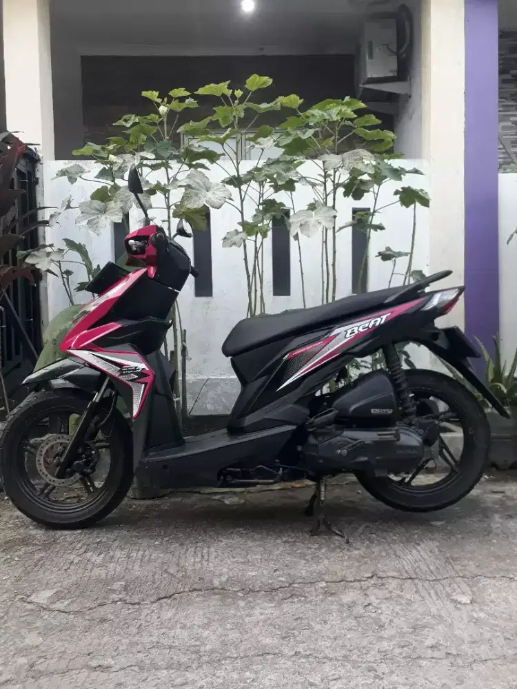 Honda beat 2018 magenta hitam