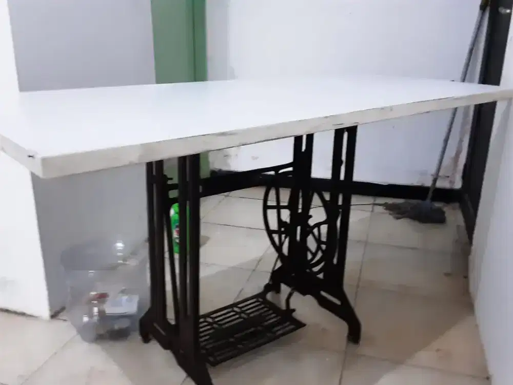 Meja belajar _second hand