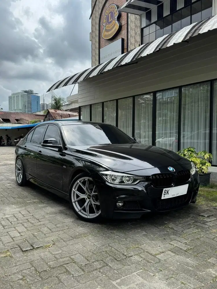BMW 320i F30 LCi Sport 2017 Full Mods