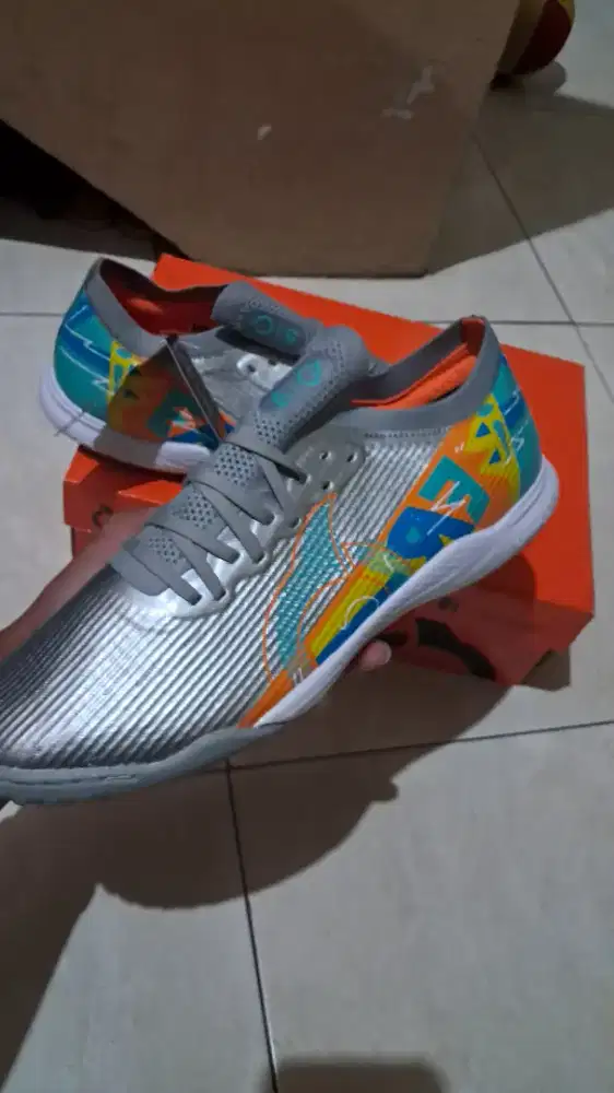 Sepatu Futsal ortuseight