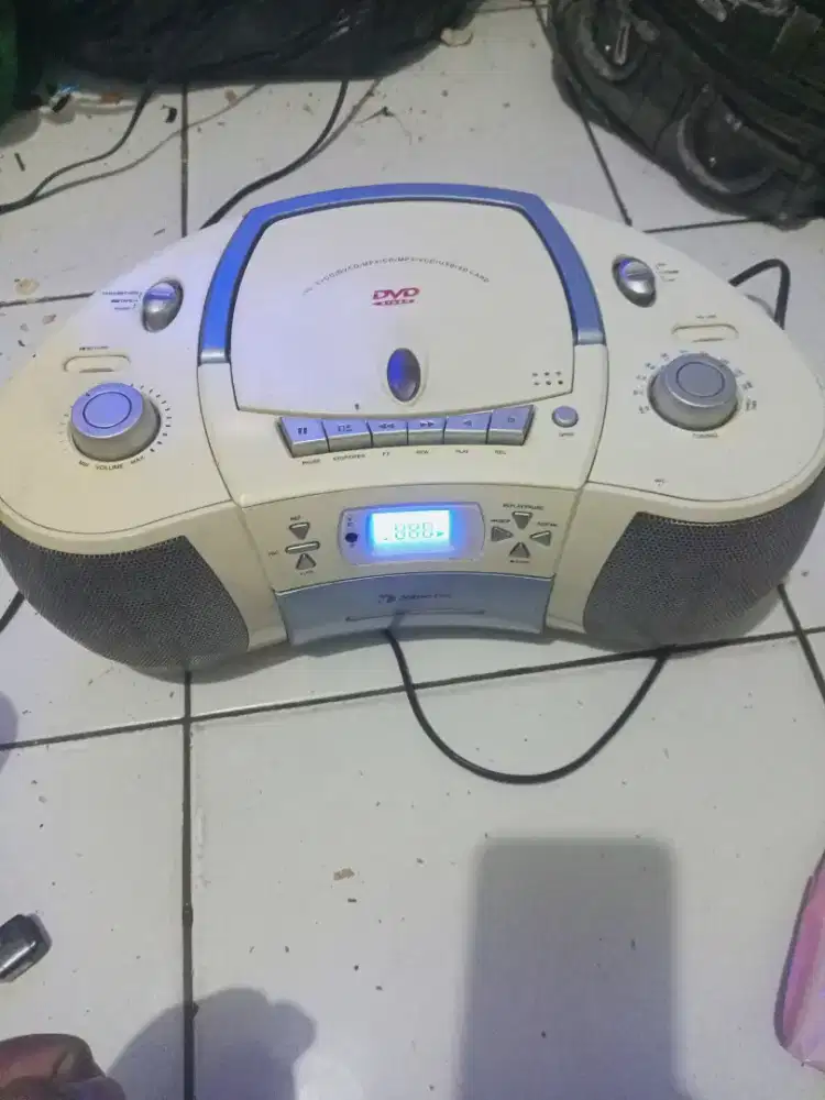 Radio MiniCompo baca deskripsi ya