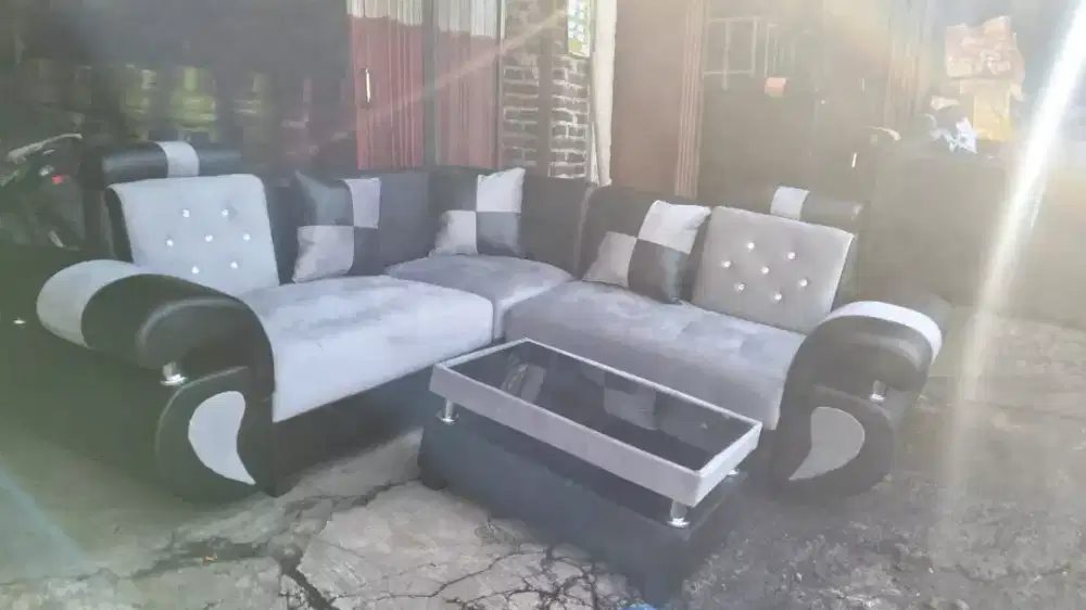 Sofa minimalis cokelat tua