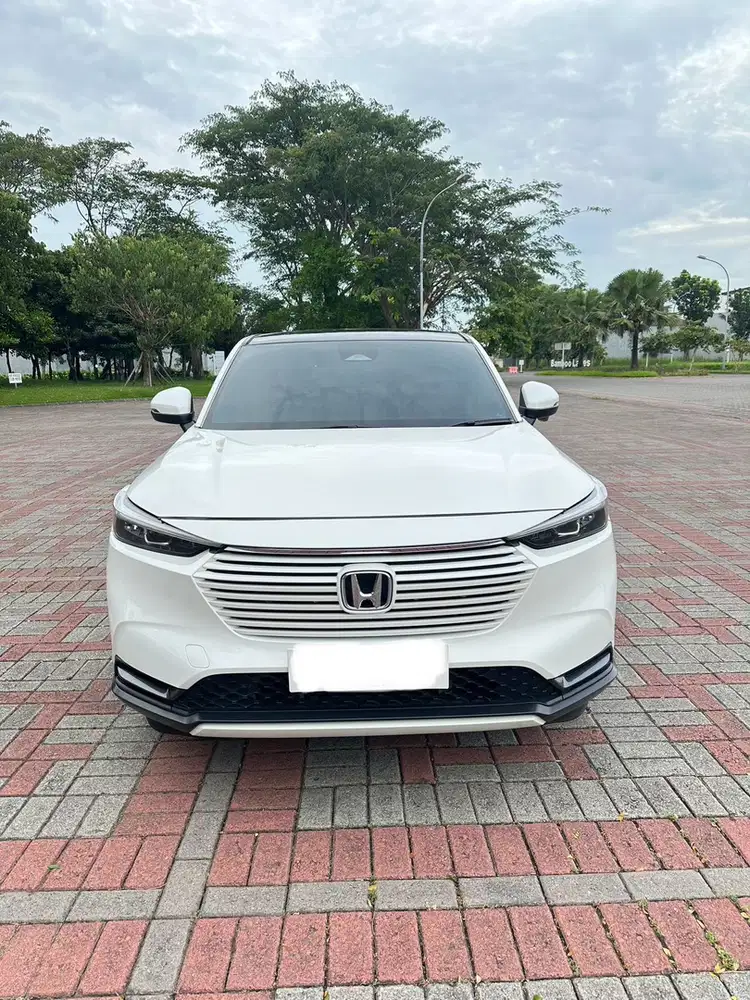 Jual Cepat Honda HRV SE 2022 pmk 2023 Two Tone Low Km istimewa