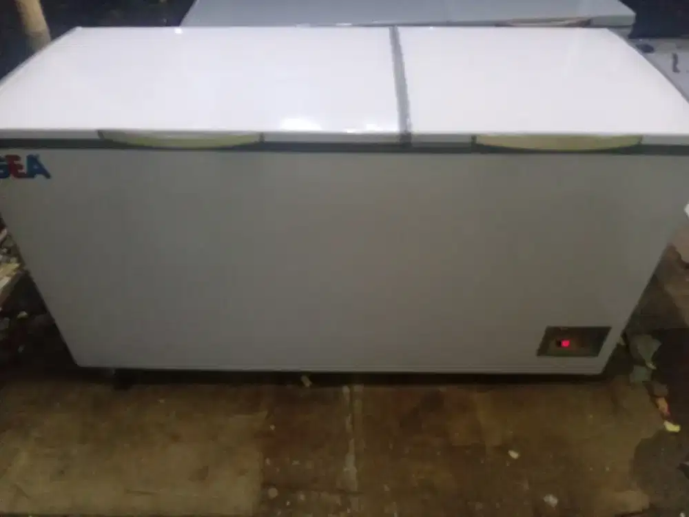 Jual frezeer bok merek GEA kapasitas 600 L kondisi normal siap pake