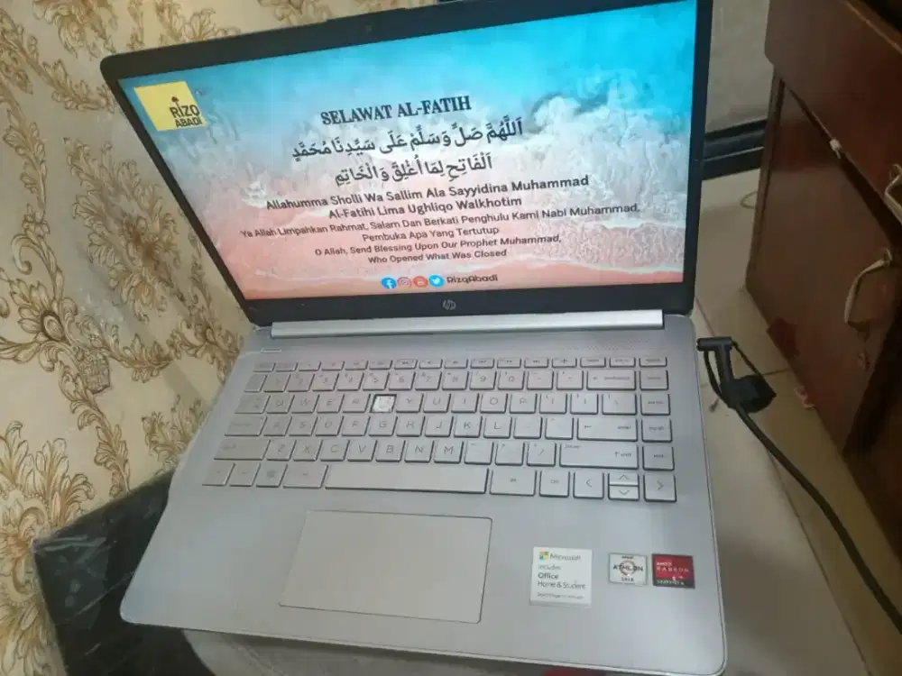 Lactop SAFS x64-based PC sesuai d gambar minus baterai drop SM cas aja