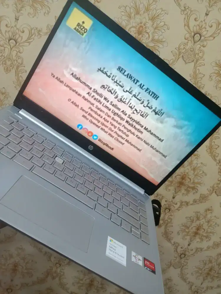 Lactop SAFS x64-based PC sesuai d gambar minus baterai drop SM cas aja