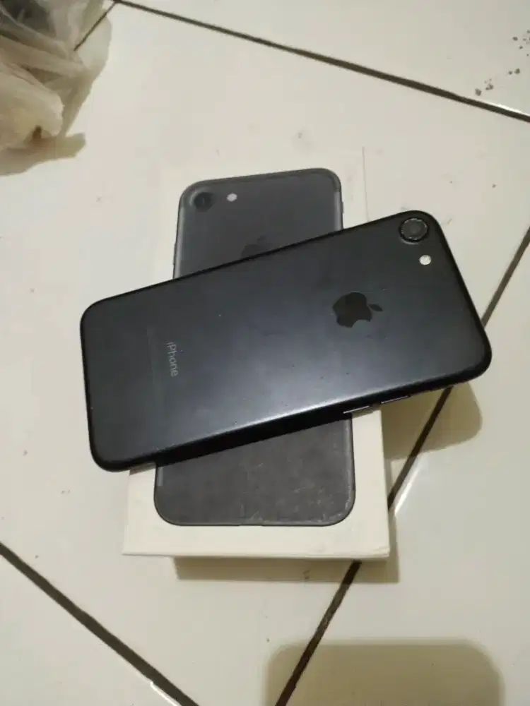 iPhone 7 32gb All Operator minus pemakaian aja Dus HP cas ga ORI