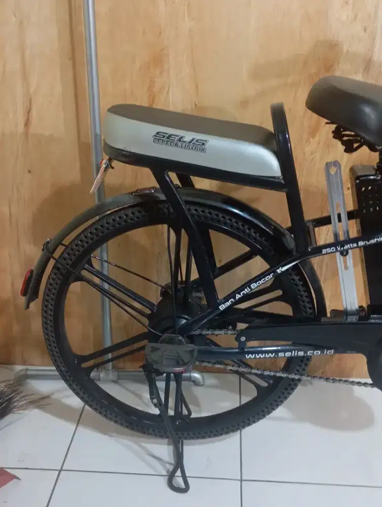 Sepeda Listrik kondisi sangat istimewa