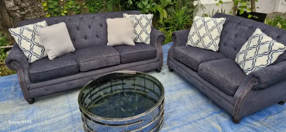 Sofa Ashley Larvenia Navy Set Meja Istimewa
