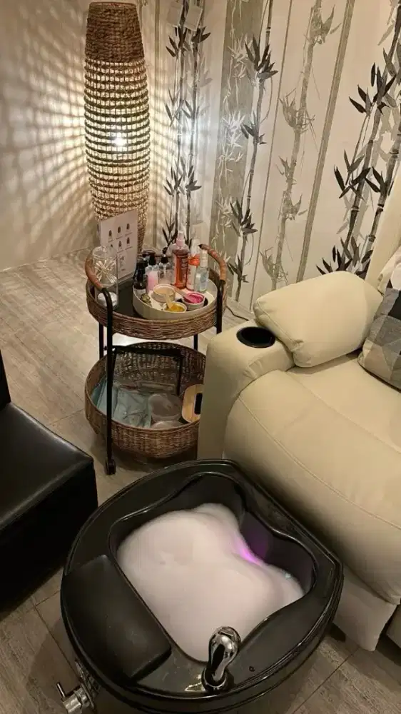 Di butuhkan  perempuan segera