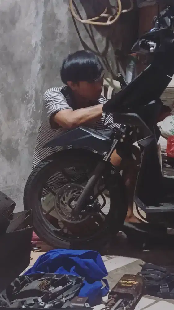 BENGKEL MOTOR PANGGILAN BERGARANSI