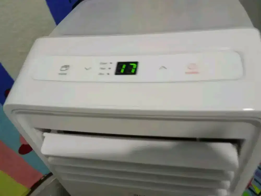 AC PORTABLE 0,5PK KONDISI BAGUS NOMINUS