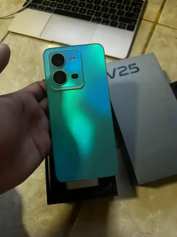 Vivo v25 5g ram 8/256