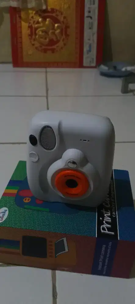 Kamera Instan, baru di beli.