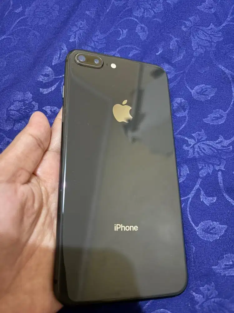 Dijual Iphone 8+ 64GB