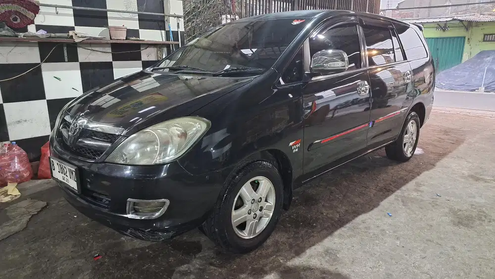 Toyota Kijang Innova 2005 Bensin