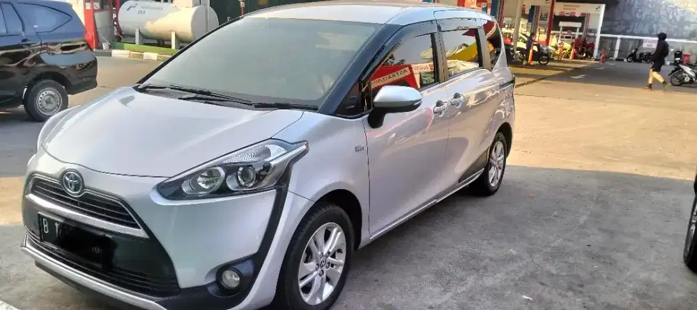 (Low km)Toyota Sienta G 2017 Manual