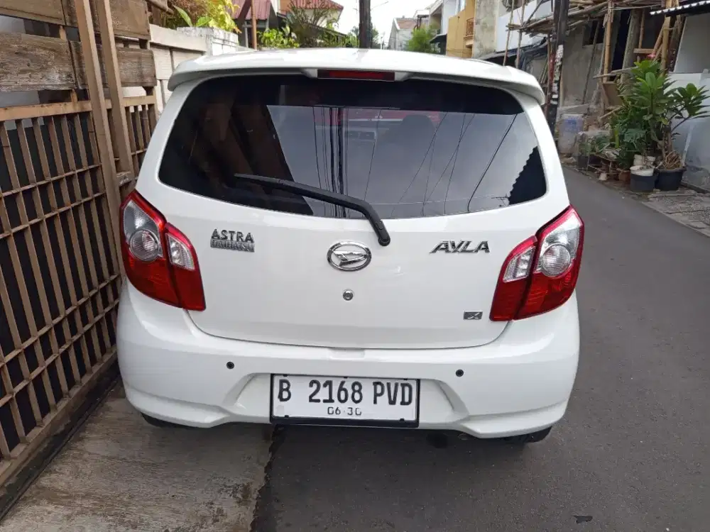 Daihatsu ayla x matic 2015 putih pribadi 2016
