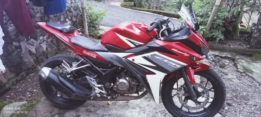 Honda CBR 2016 ss kmplit pajak isi