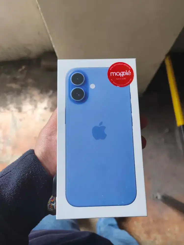 Iphone 16 128 biru ultramarine
