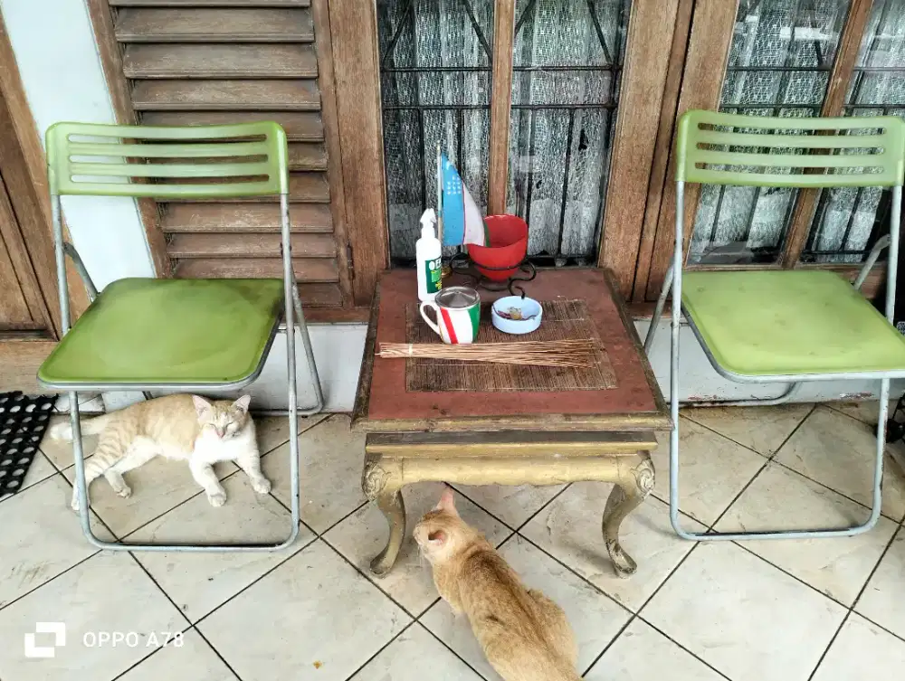 Meja teras ukiran bahan jati tua+2 kursi,