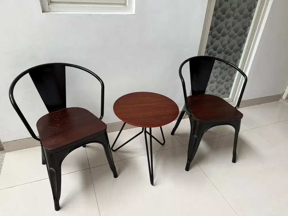 Meja Kursi Set Estetik Motif Kayu