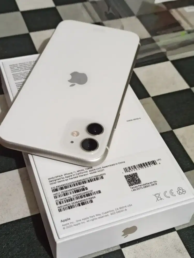 iPhone 11 128gb iBox like new