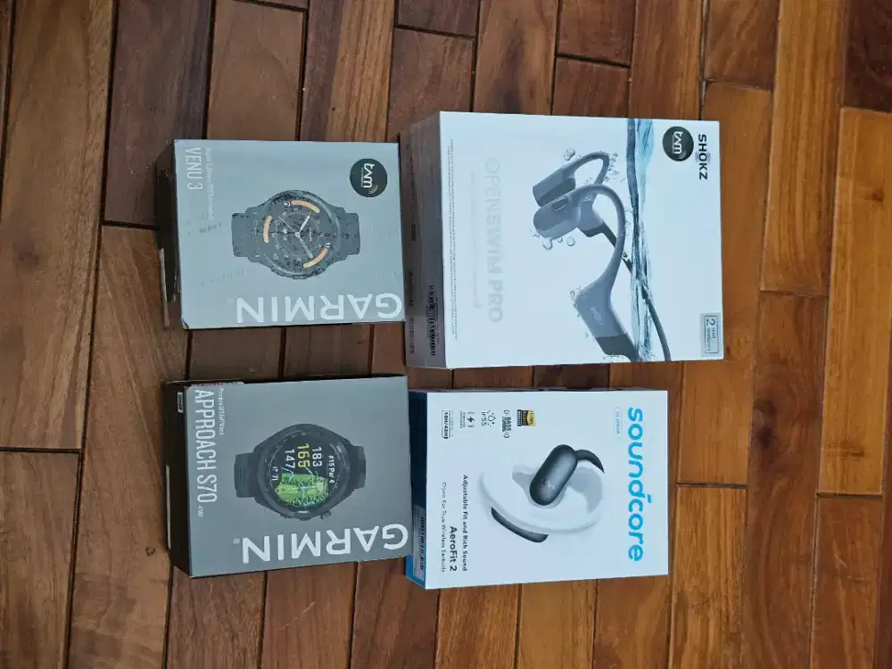2 Jam Garmin, 2 Headphone, 1 Tablet IPHone