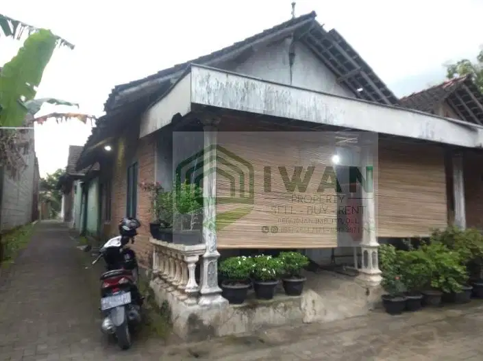 Tanah + Bangunan Strategis Dapat 2 jalan Dekat Dengan Jalan Raya