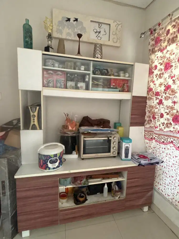 lemari tv kokoh dan bekas