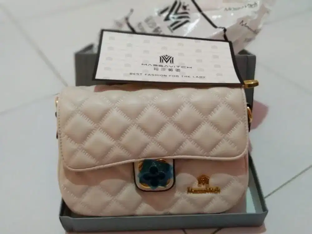 Tas Merk Massa vitch warna Cream