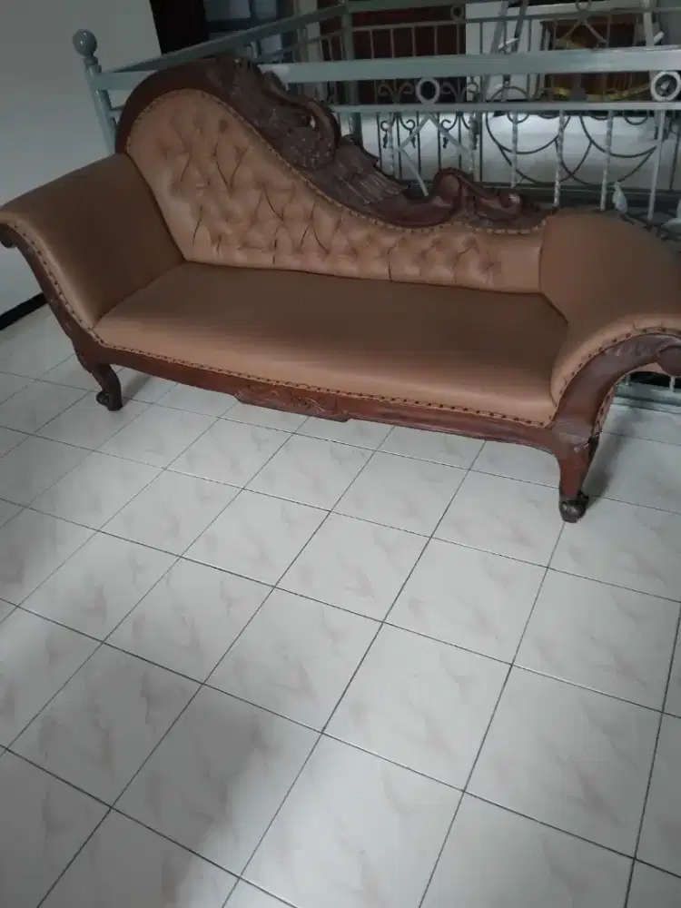 Sofa Jati Ukir Asli / Chaise Longue – Mulus & Kokoh