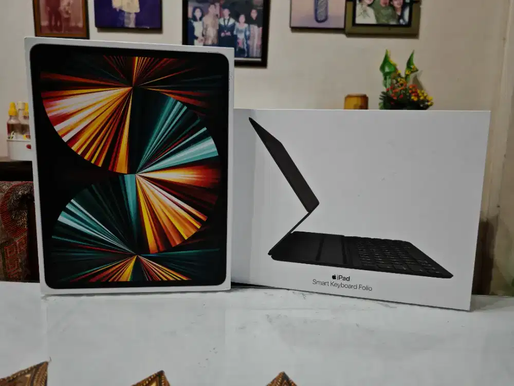 iPad pro M1 12.9inch 128gb n Apple Smart folio keyboard